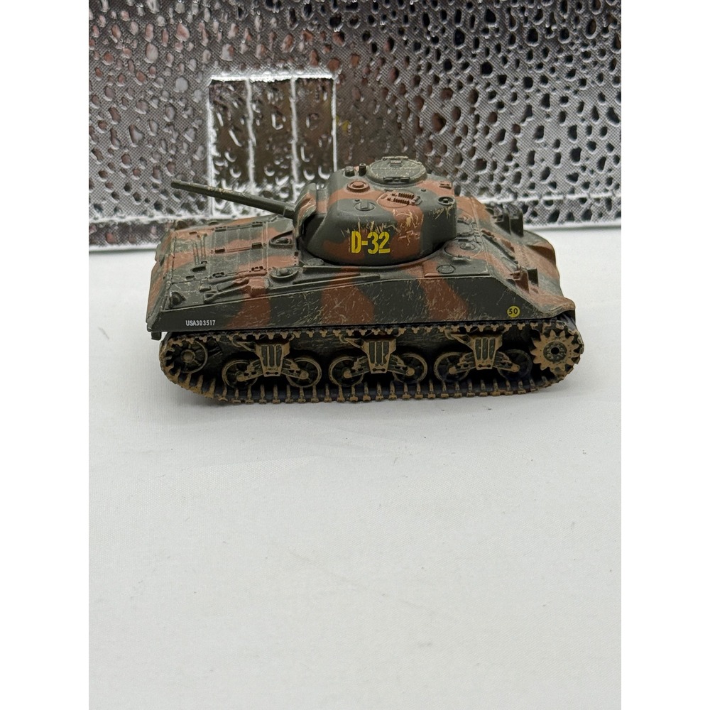 Corgi Sherman Tank D-32 Military Vehicle‎ Collectible Diecast Toy